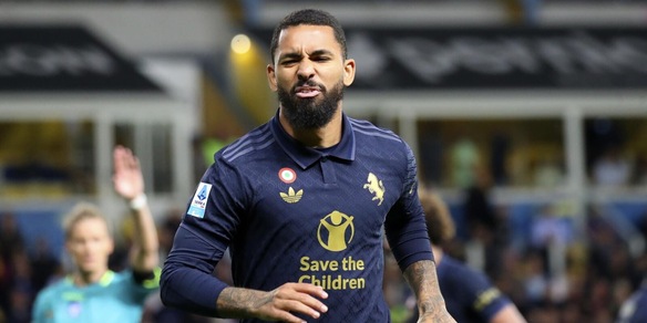 Douglas Luiz infiamma i social: "Alla Juve infortuni non normali, ma non ho giocato..."