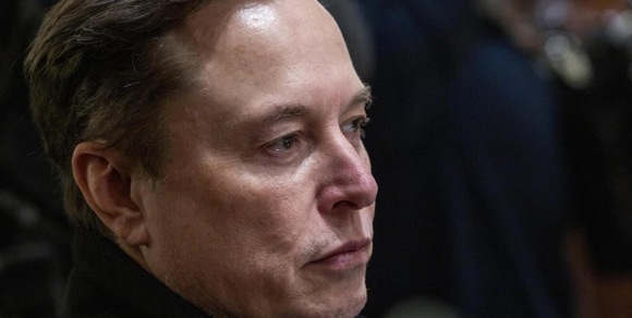 Il piano di Elon Musk per "salvare l'umanità con il suo..."