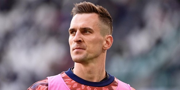 Ma perché Milik che non gioca mai ha rinnovato con la Juve? Ecco tutti i motivi