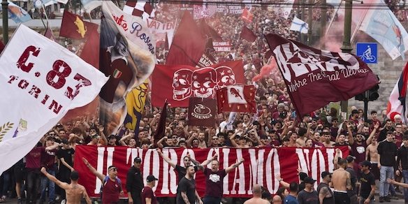 Grande Torino, 76 anni fa la tragedia di Superga: la commemorazione