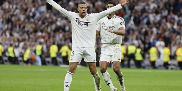 Il Real Madrid non si arrende: 3-2 al Celta a una settimana dal Clasico