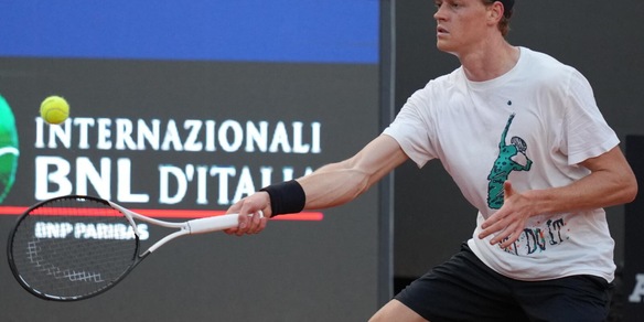 Sinner perde contro Lehecka: tutte le foto della partita d'allenamento a Roma