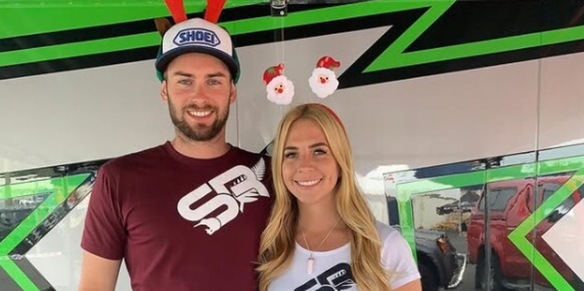 Superbike britannica, la storia incredibile della fidanzata di uno dei piloti morti: le era già successo...