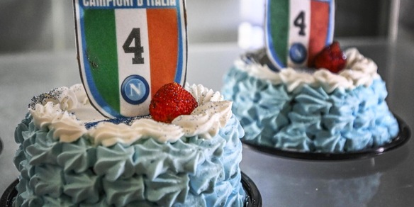 Napoli crede allo scudetto: spunta la torta con il numero quattro