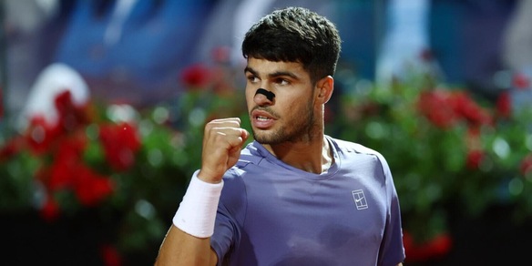 Alcaraz batte Djere e vola agli ottavi degli Internazionali d'Italia: "Più gioco..."