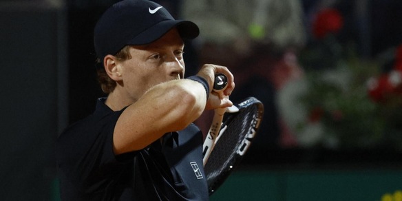 Sinner travolto da Paul nel primo set, la frase di Vagnozzi a Jannik dopo il 6-1: “Adesso fai così…”