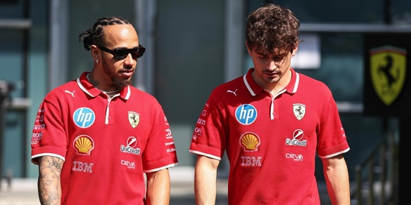 Disastro Ferrari, Leclerc durissimo: "Sembravo un passeggero". Hamilton ci va giù ancora più duro: "Finora..."