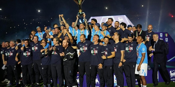 Il Napoli alza lo scudetto: le foto dell'emozionante premiazione al Maradona