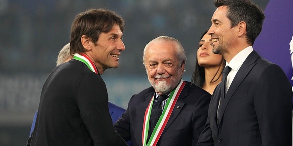 Napoli campione con De Bruyne e David, i due assi di De Laurentiis sul tavolo di Conte