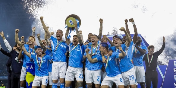 Napoli, un'esplosione di felicità senza fine. E ora la parata: tutti i retroscena sulla festa