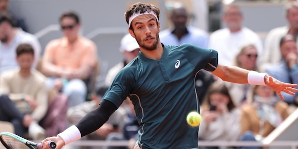 Musetti avanti al Roland Garros: l'azzurro batte Galan e vola al terzo turno