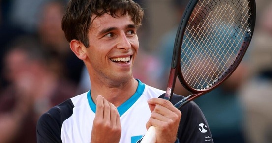 Roland Garros, Gigante fa l'impresa contro Tsitsipas: l'esultanza è italianissima