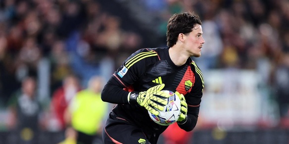 Roma, il rinnovo di Svilar non si sblocca: perché non c'è l'accordo