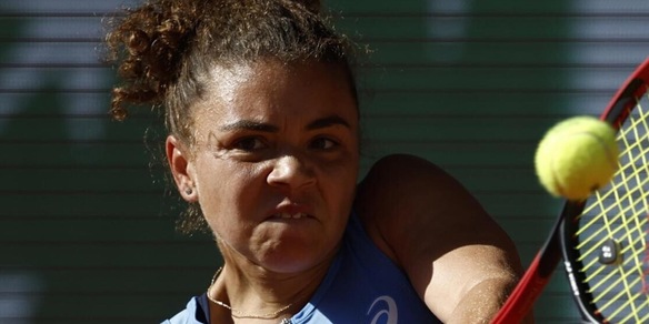 Paolini saluta il Roland Garros: Svitolina vince in rimonta, Jasmine fuori agli ottavi