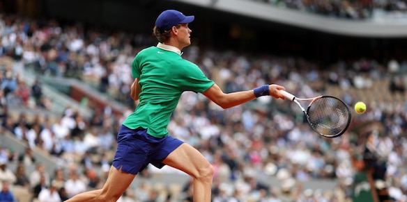 Sinner-Djokovic: orario, quando si gioca e dove vedere in tv la semifinale Roland Garros