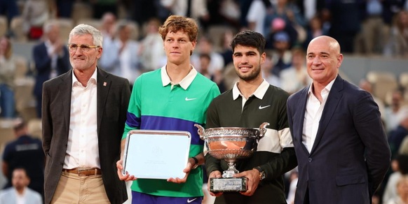 La previsione dell'AI su Sinner e Alcaraz: ecco chi vincerà Wimbledon e in quanti set...