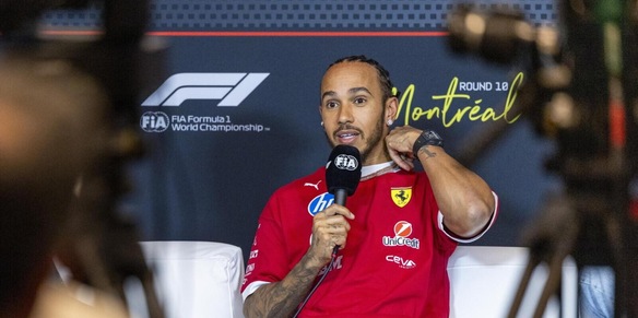 Hamilton duro con la Ferrari: "Vorrei dire delle cose, ma non posso..."