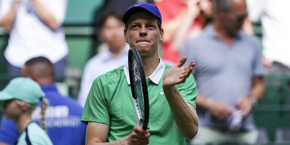 Sinner, clamorosa eliminazione a Halle: Bublik vince in tre set la sfida degli ottavi