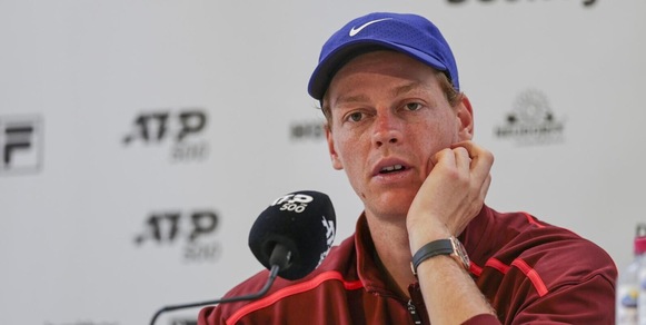 Sinner, che succede? Le parole che allarmano tutti in diretta, ma lui...