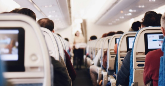 Ecco qual è il posto più sicuro sull'aereo quando si compra un biglietto