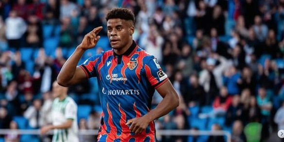 Lecce, pronto l’assalto a Carlos: c’è il sostituto di Krstovic