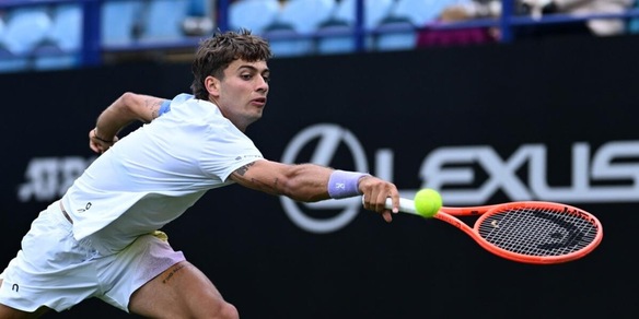 Cobolli subito fuori a Eastbourne: l'azzurro travolto all'esordio da Fearnley