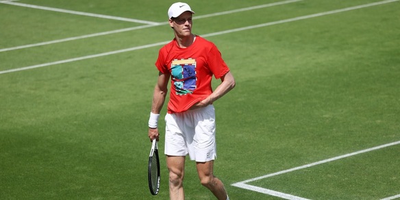 Wimbledon, Jannik Sinner si prepara all'esordio: ecco con chi si è allenato