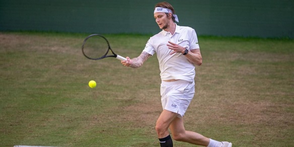 Bublik sicuro su Sinner: "Per batterlo anche a Wimbledon serve una cosa"