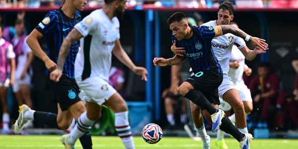 Inter sconfitta e spaccata, ma ricca: così può creare il solco in Serie A