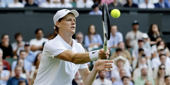 Wimbledon, Sinner è devastante: Martinez battuto in tre set, ora testa agli ottavi