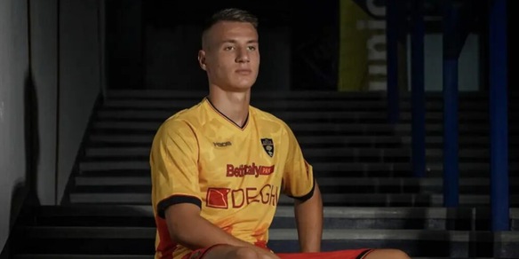 Lecce, è ufficiale l'arrivo di Camarda: il comunicato