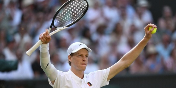 Sinner travolge Djokovic e vola in finale a Wimbledon contro Acaraz