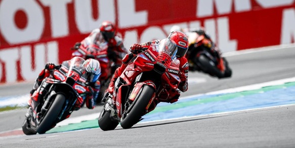 MotoGp, qualifiche Gran Premio di Germania: Marc Marquez in pole position, Bagnaia undicesimo