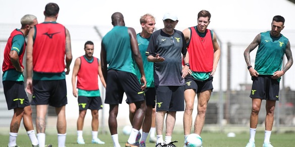 "Salire e scappare", ma non solo: le frasi di Sarri gridate alla Lazio in allenamento