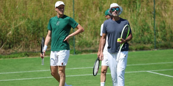 Cahill rivela un piccolo retroscena su Sinner: "Guarda più partite di Alcaraz di chiunque altro..."