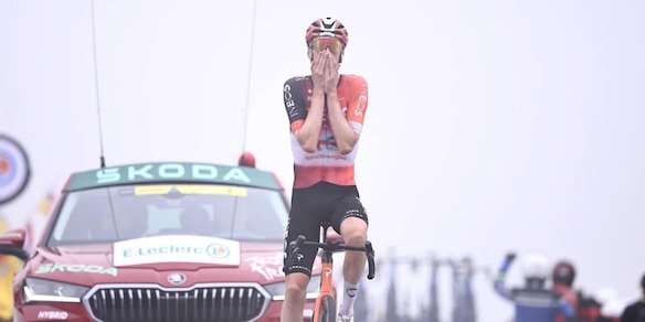 Tour de France, Arensman vince per distacco la 14ª tappa