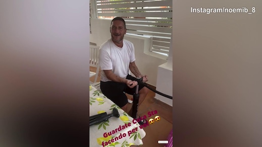 Totti e il siparietto social con Noemi sul gladiatore... Totti e il siparietto social con Noemi sul gladiatore...