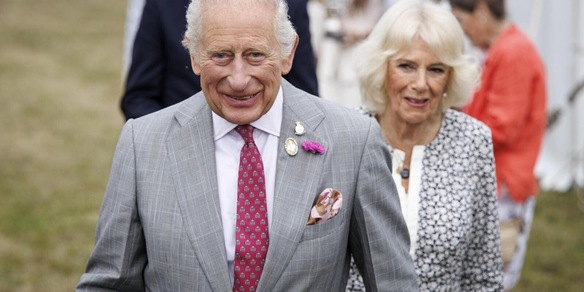 Re Carlo rompe il silenzio e parla del suo cancro dopo mesi di cure