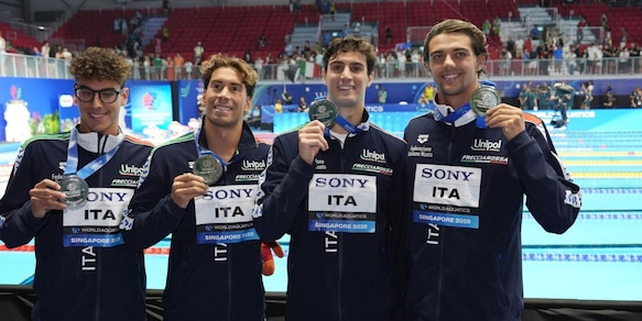 Super Italia ai Mondiali di nuoto: la staffetta maschile è argento vivo. Rivivi la diretta