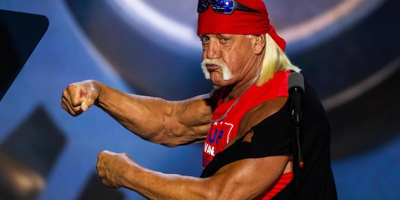 Le celebrità muoiono davvero in gruppi di 3? "La teoria della morte è realtà"