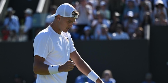 Rune al settimo cielo con Agassi e Panichi, la frase sull'ex preparatore di Sinner: "Mi ha fatto fare..."