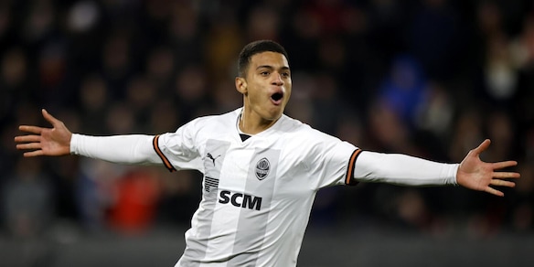 Kevin Kelsy, il centravanti che ha girato il mondo