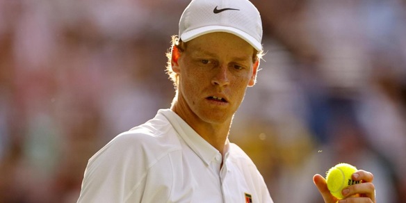 Sinner, allenamento sul cemento a Montecarlo: in campo con lui c'è Umberto Ferrara