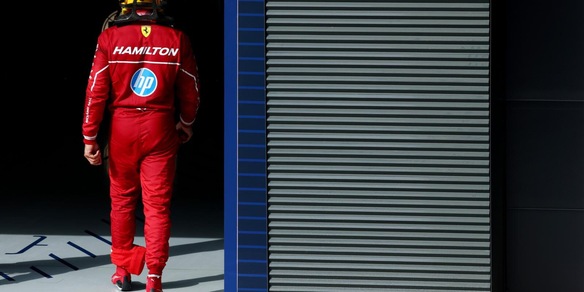 Hamilton mai così in basso: il declino di un fenomeno che va oltre i guai della Ferrari