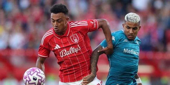 La Fiorentina non sfonda: finisce senza gol contro il Nottingham Forest di Ndoye