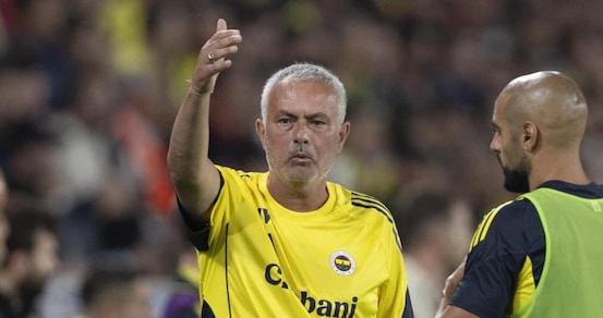 Pronostico Fenerbahce-Feyenoord, sfida da brividi tra Mourinho e van Persie