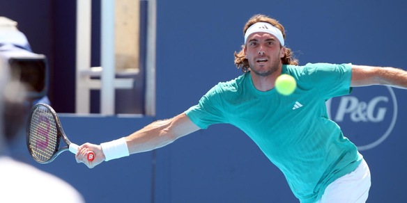 Tsitsipas e la confessione sul padre: "Devo essere onesto, non ho mai lavorato così. E adesso..."