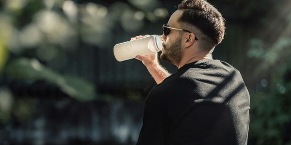 Né frullati né caffè: la bevanda che aiuta a perdere peso, secondo un nuovo studio