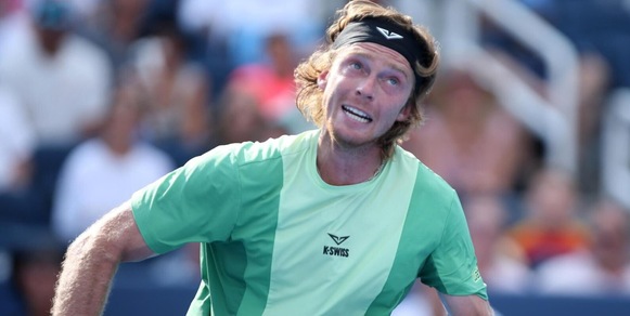 Il sushi in campo agli Us Open, il racconto di Rublev fa impazzire tutti: "Me lo hanno portato e..."