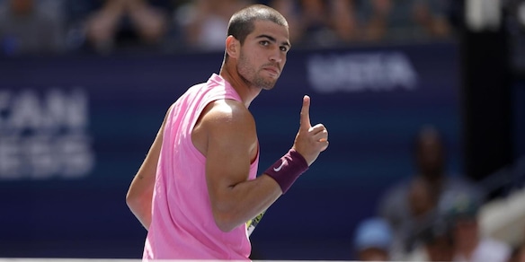 Us Open, Alcaraz ai quarti con una demi-volée magica: Rinderknech battuto e stordito